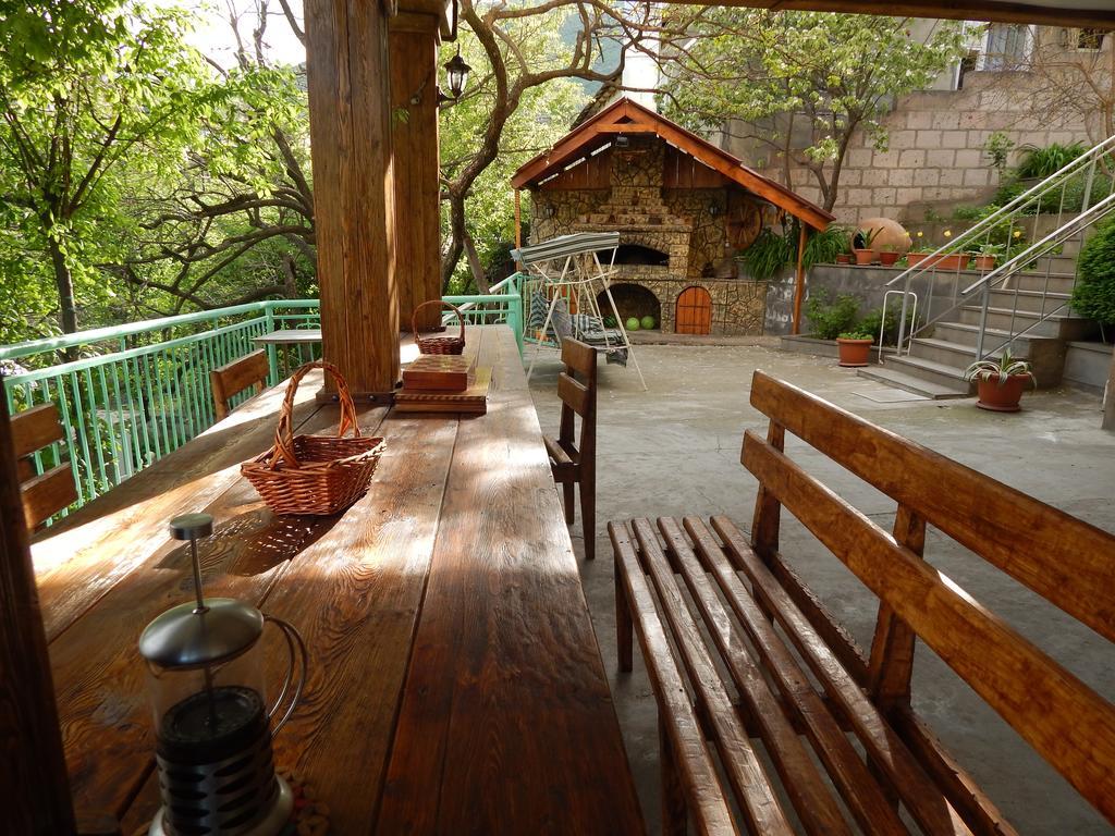 Guest House Anahit Ijevan Ngoại thất bức ảnh